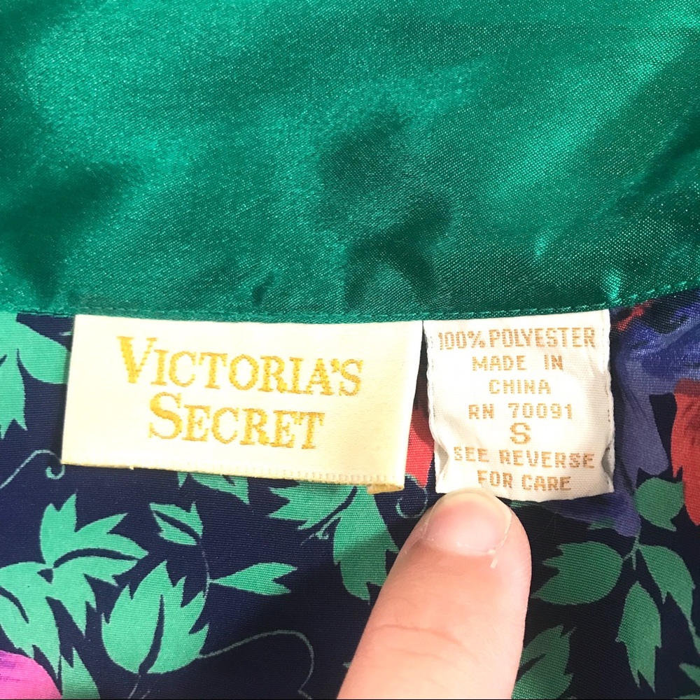 🍄Vintage Victoria’s Secret Gold Label Night Shirt - Picture 4 of 6